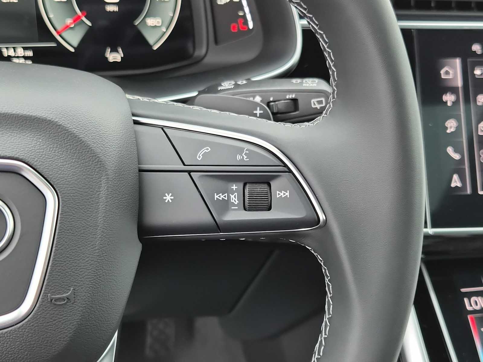 Thumbnail: 2026 Audi Q8 - 22