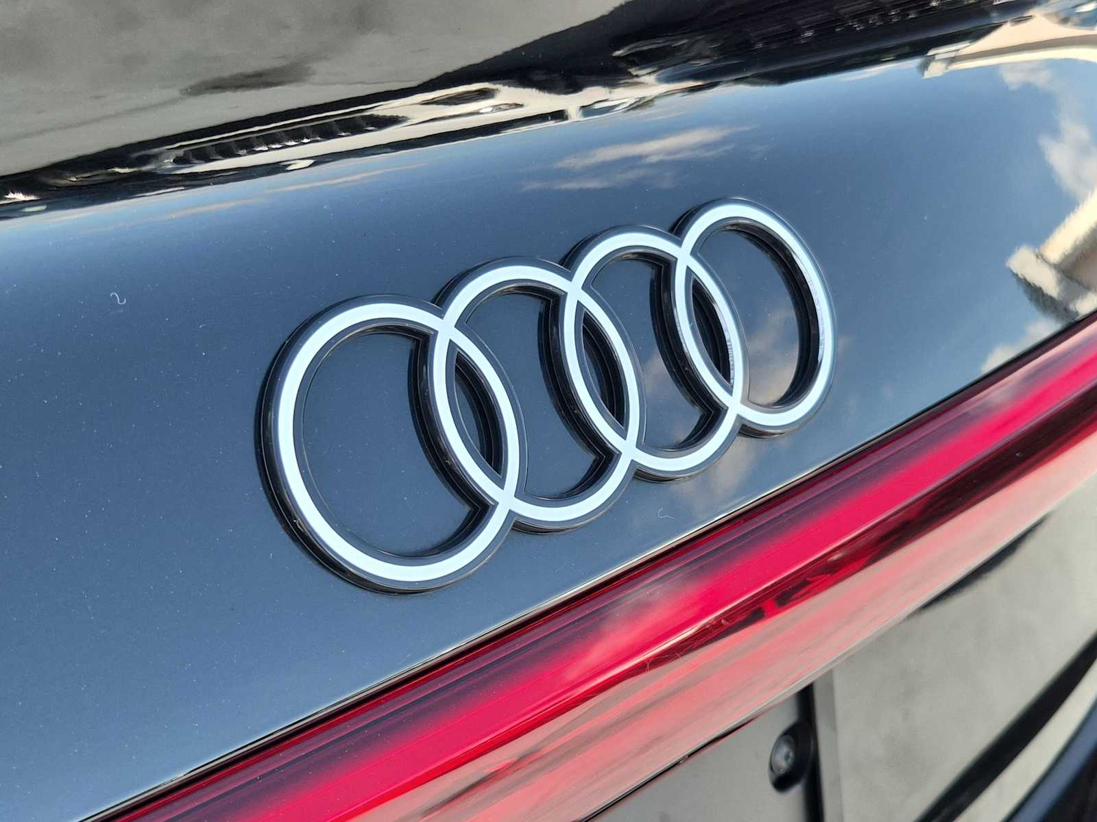 Thumbnail: 2024 Audi Q8 e-tron - 10