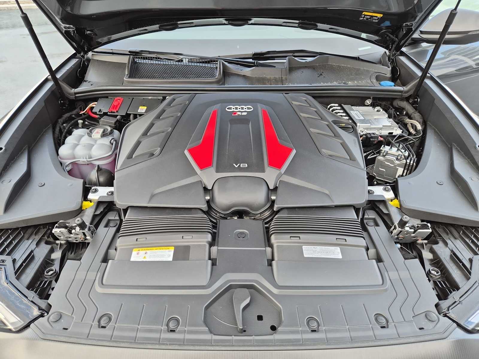 Thumbnail: 2026 Audi RS Q8 - 13