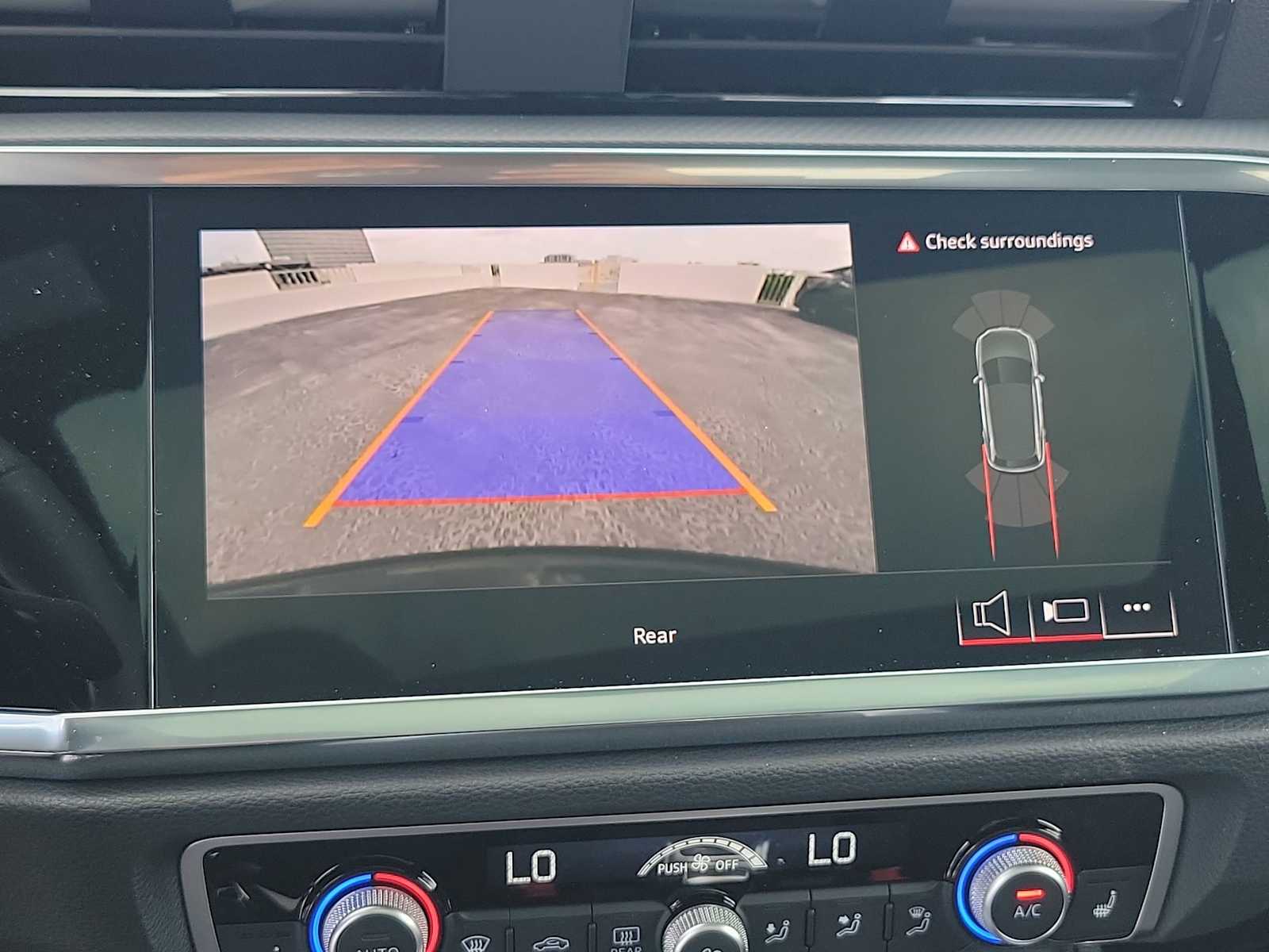 Thumbnail: 2025 Audi Q3 - 24