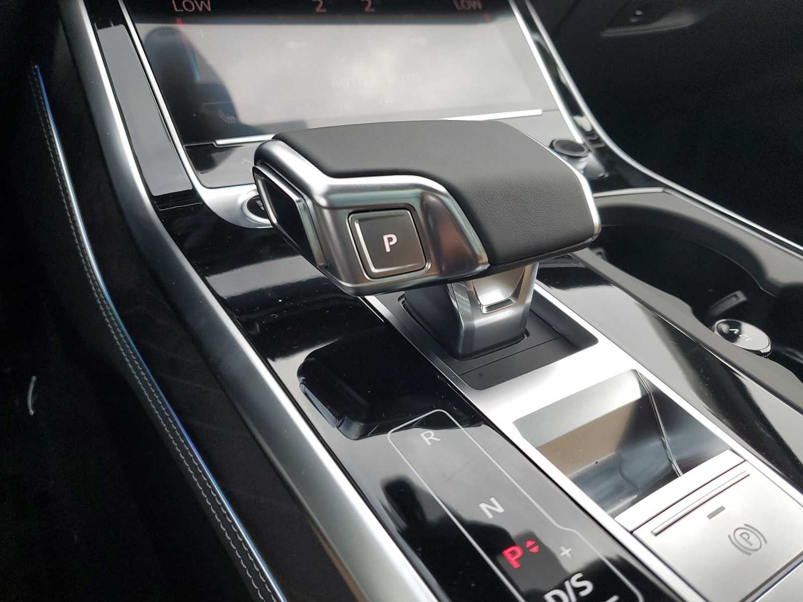 Thumbnail: 2025 Audi Q7 - 22