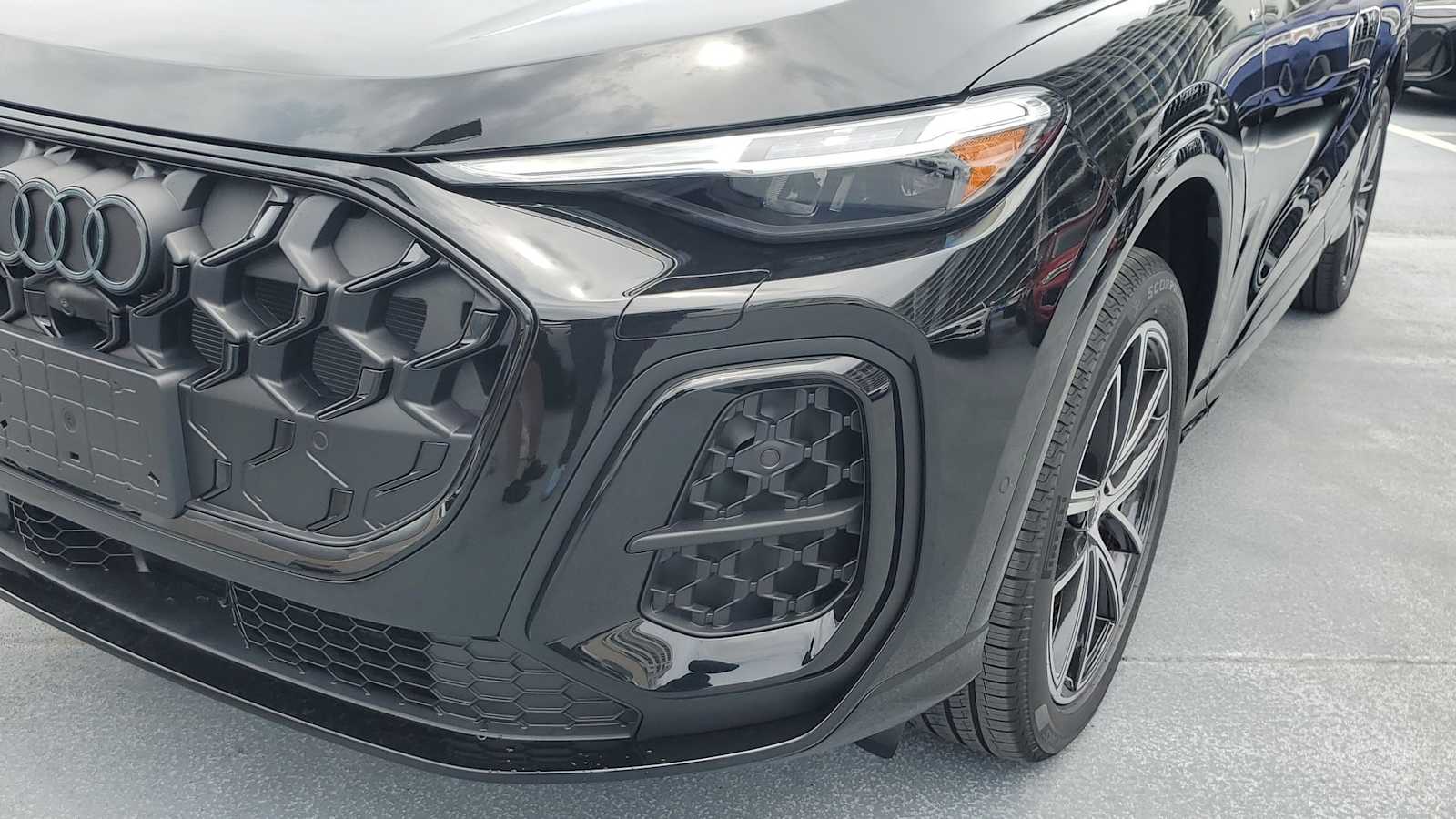 Thumbnail: 2026 Audi Q5 - 10