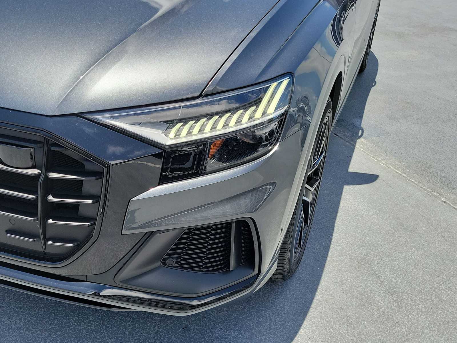 Thumbnail: 2023 Audi Q8 - 10