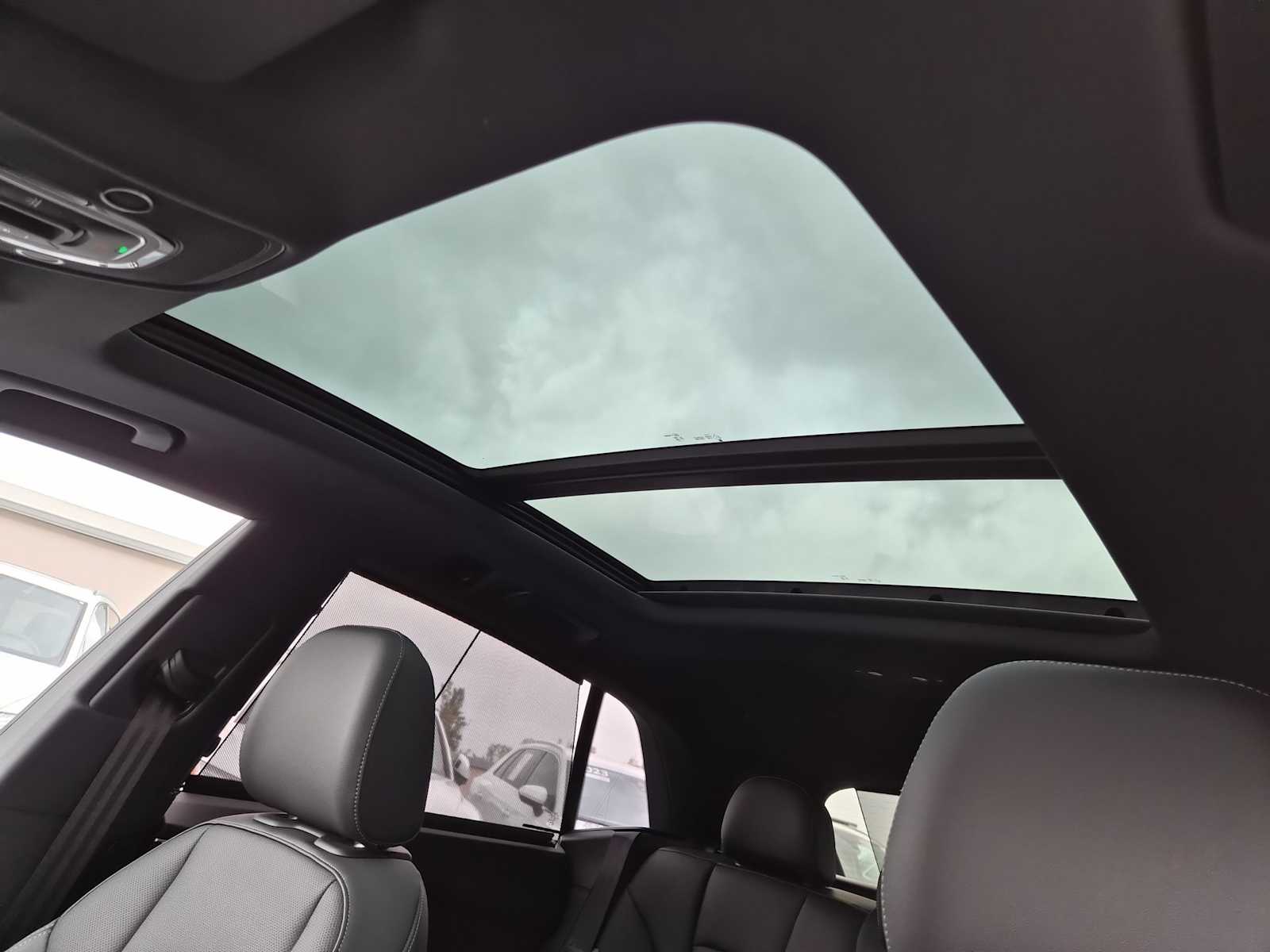 Thumbnail: 2026 Audi Q8 - 18