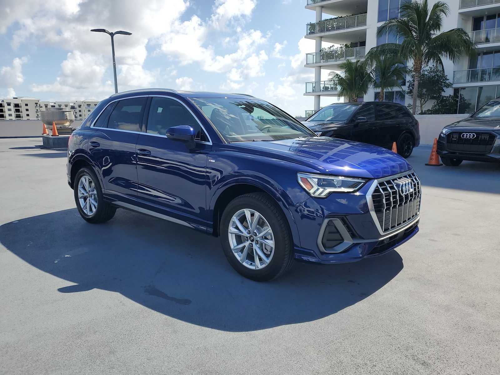 Thumbnail: 2025 Audi Q3 - 8