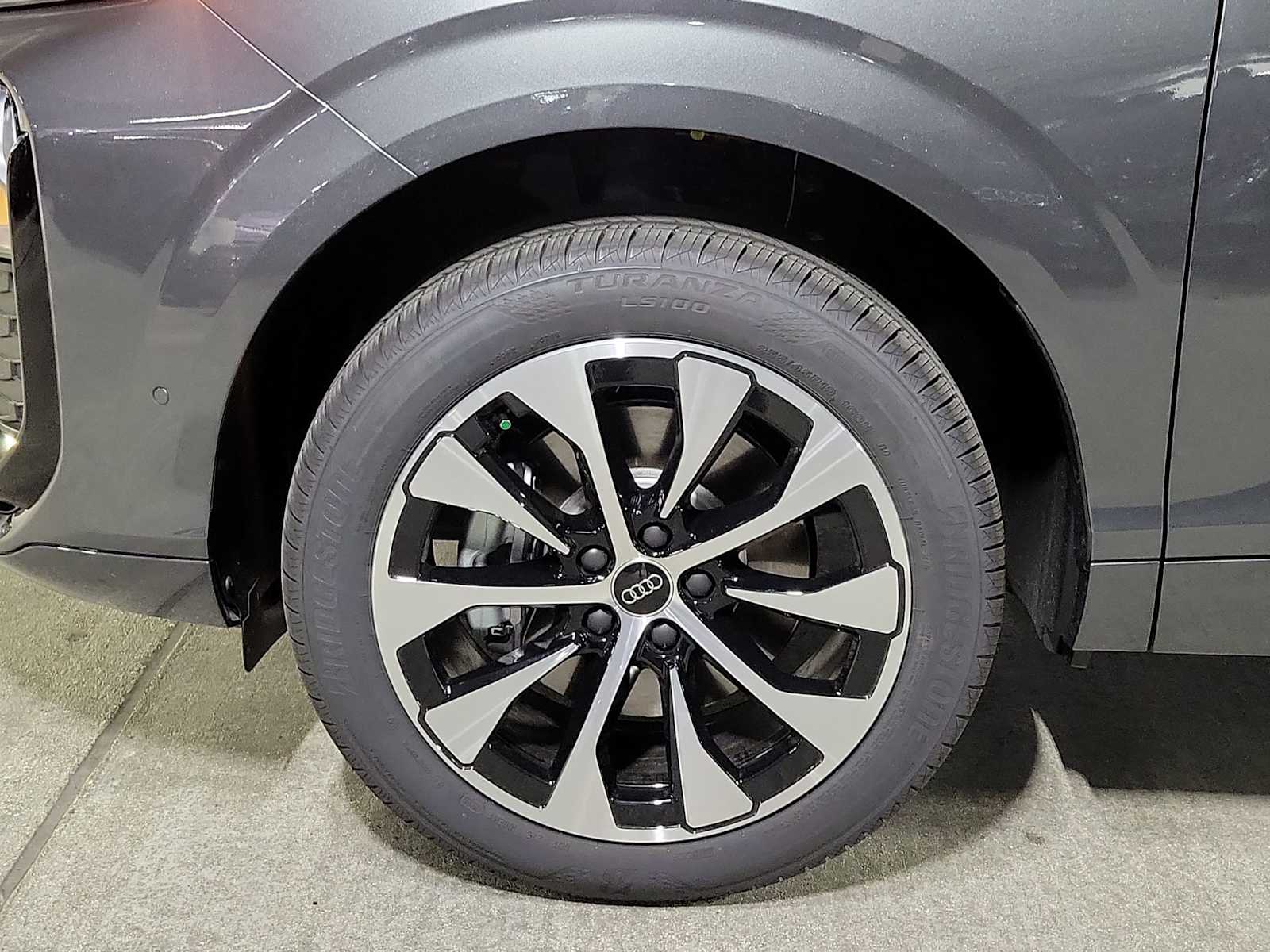 Thumbnail: 2026 Audi Q3 - 11