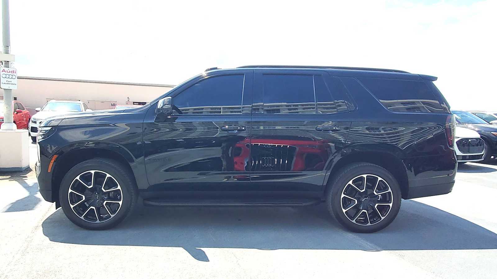 Thumbnail: 2025 Chevrolet Tahoe - 3