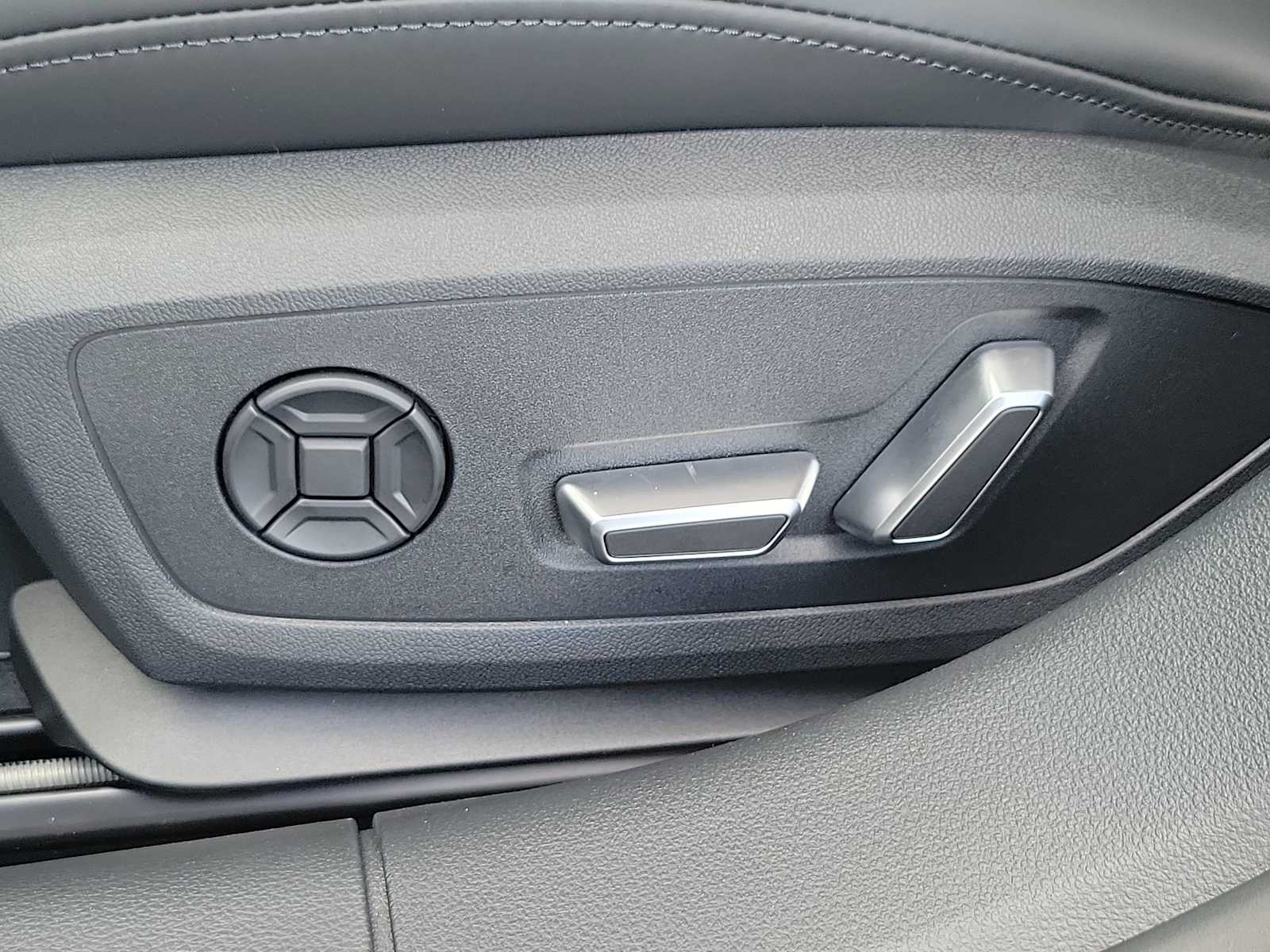 Thumbnail: 2026 Audi RS 7 - 16