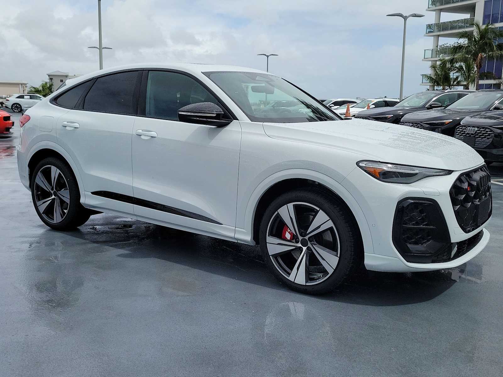 Thumbnail: 2026 Audi SQ5 - 8