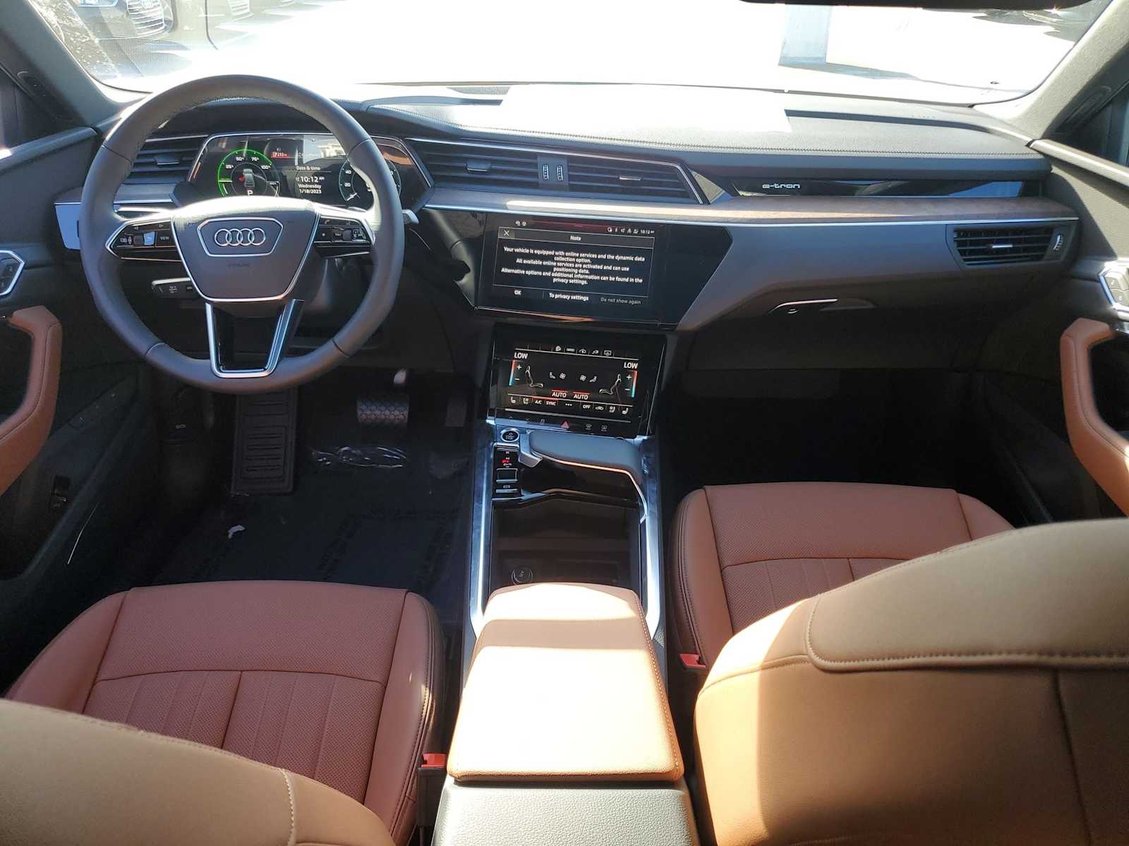 Thumbnail: 2023 Audi e-tron S - 14