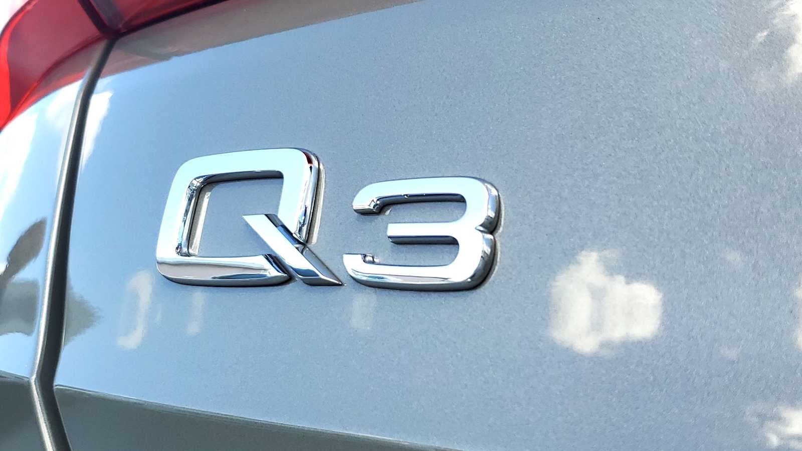 Thumbnail: 2025 Audi Q3 - 12