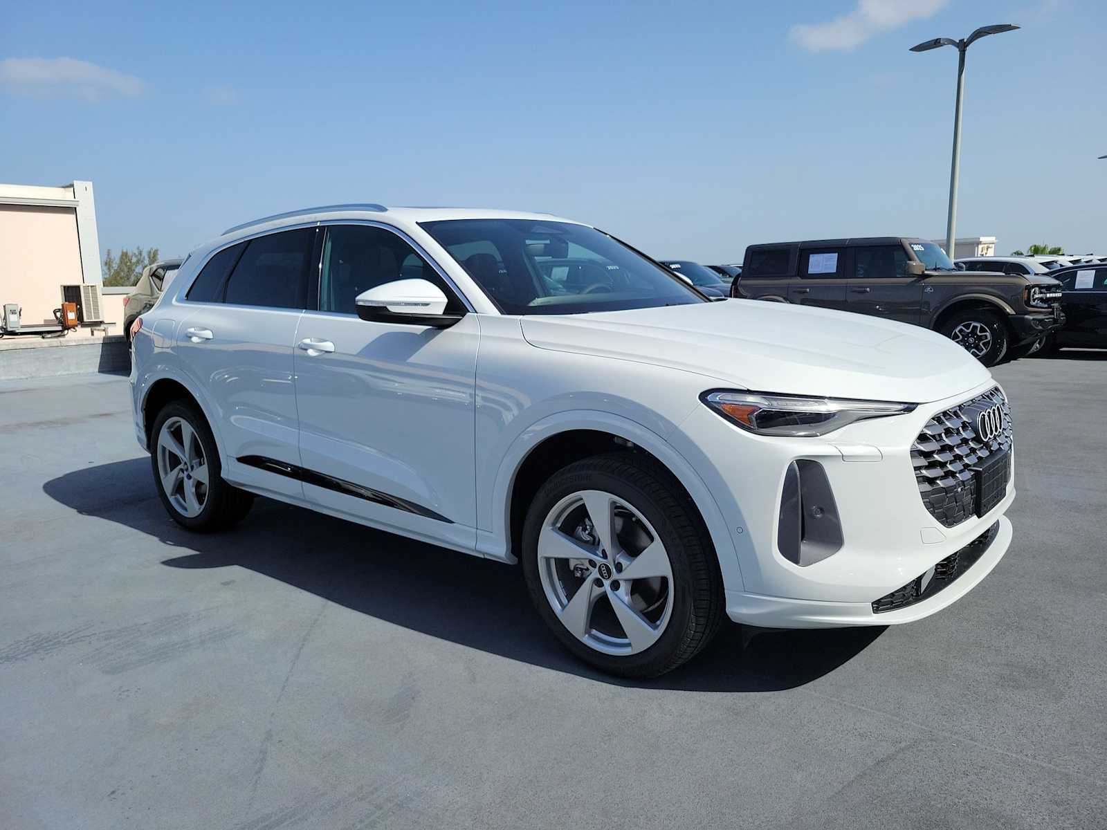 Thumbnail: 2026 Audi Q5 - 8