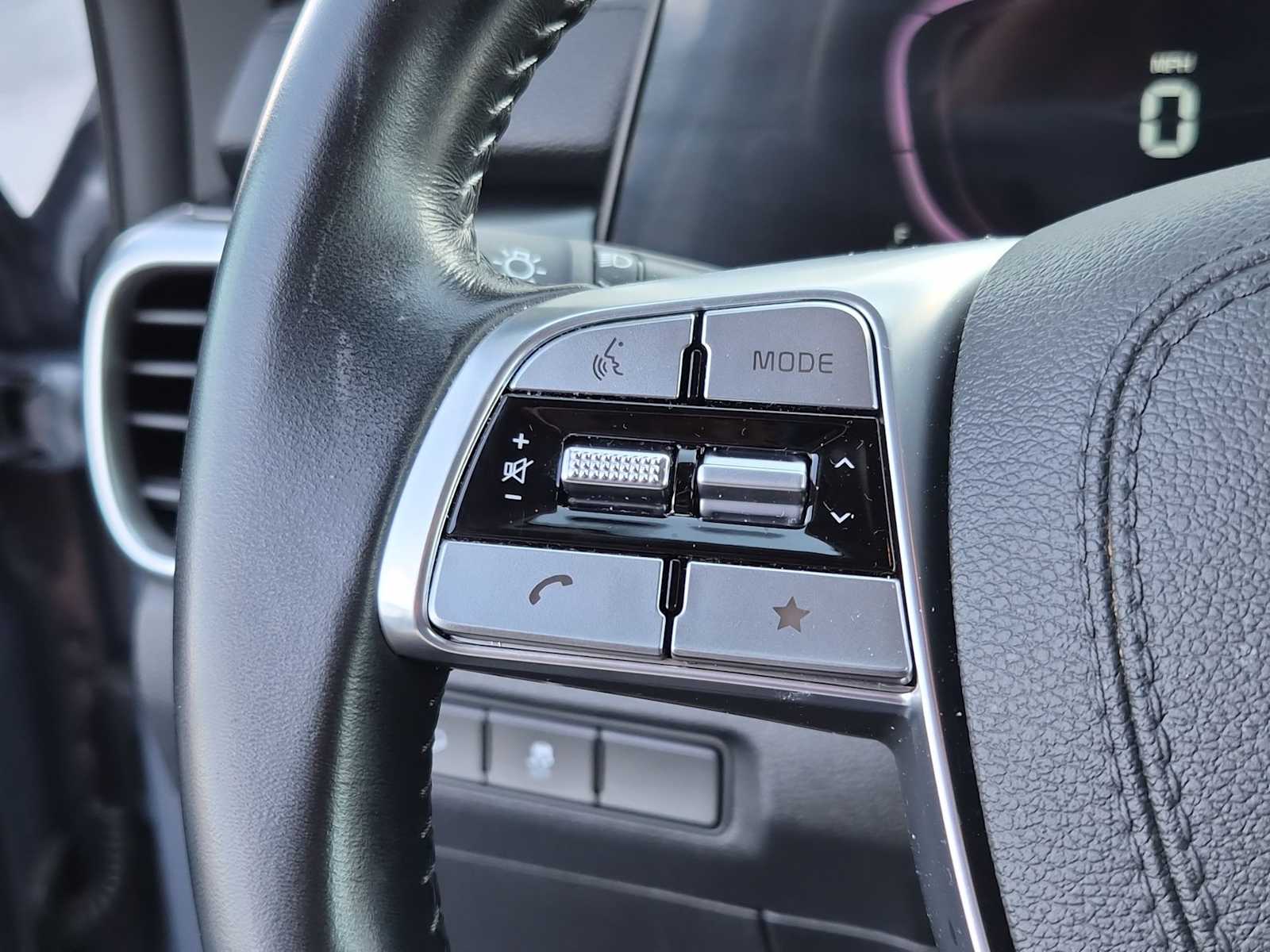 Thumbnail: 2023 Kia Telluride - 19