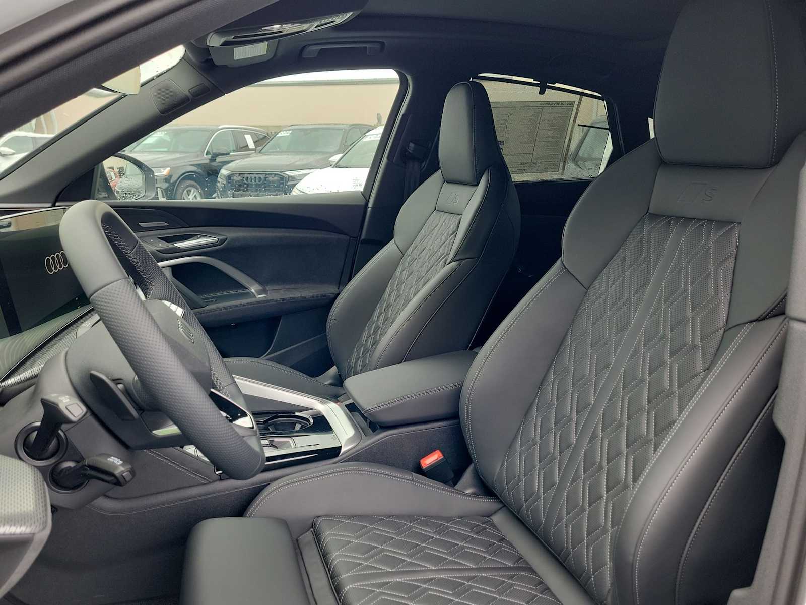 Thumbnail: 2026 Audi SQ5 - 15