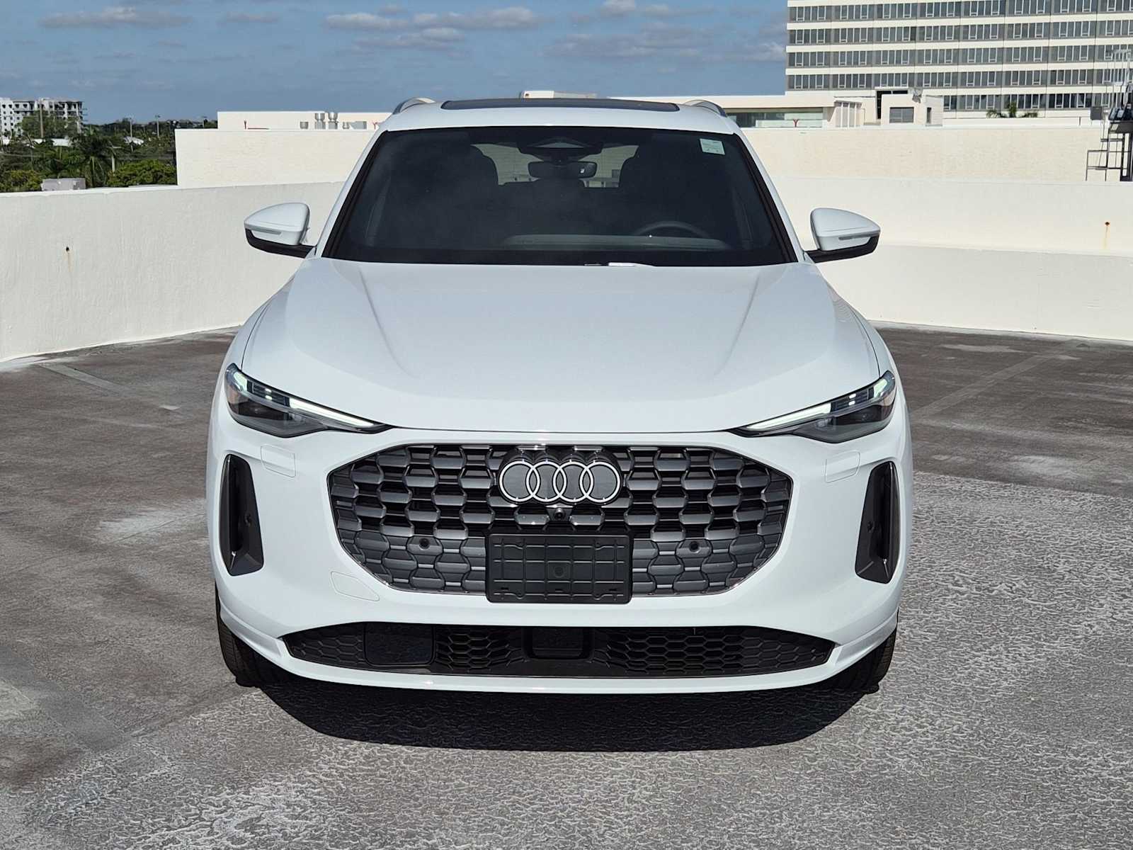 Thumbnail: 2025 Audi Q5 - 9