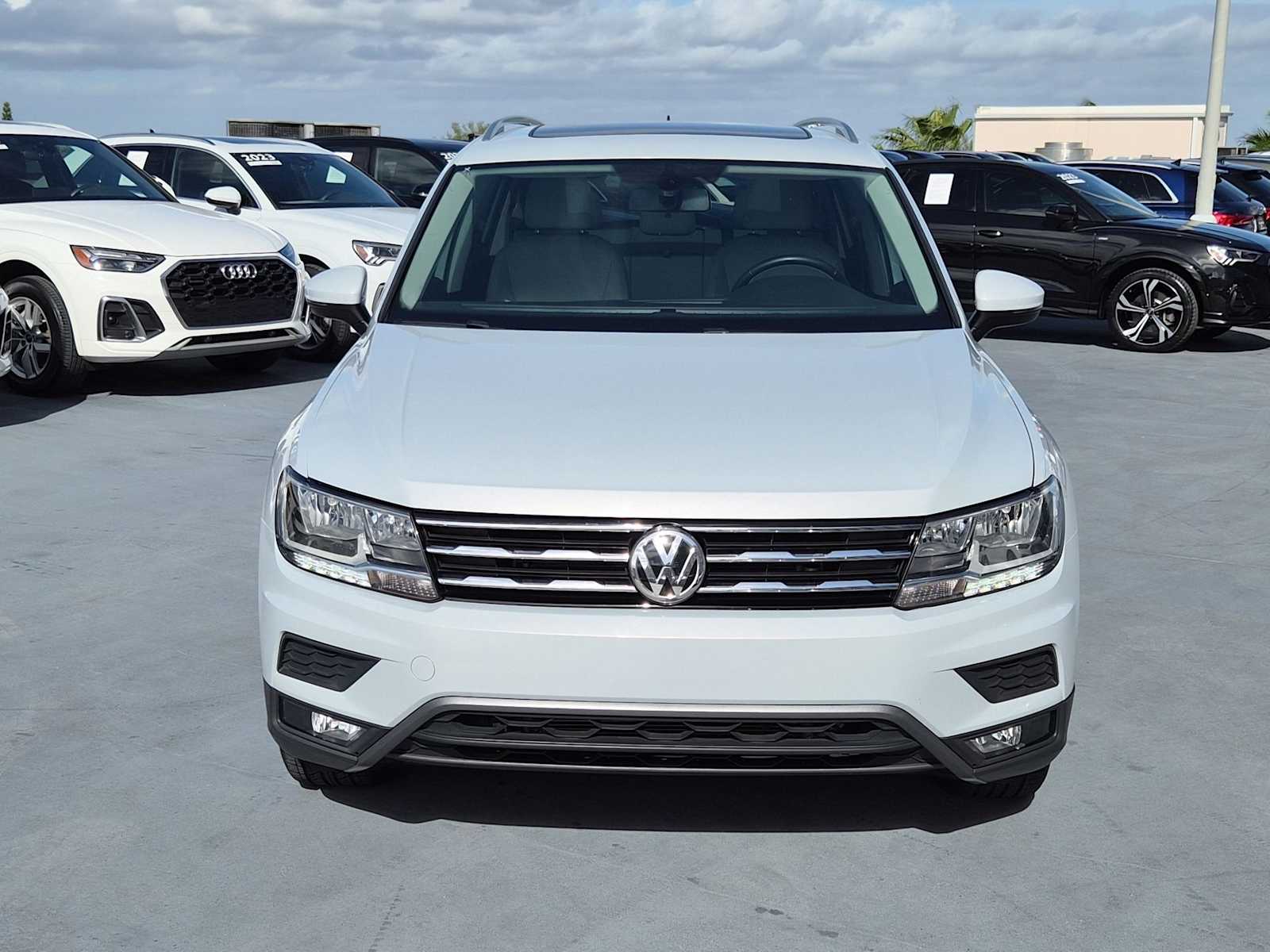 Thumbnail: 2018 Volkswagen Tiguan - 9