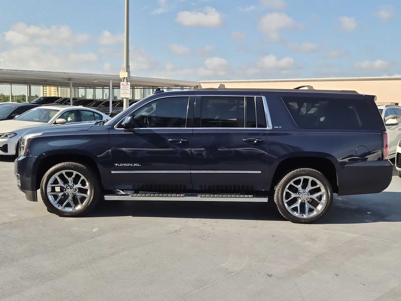 Thumbnail: 2019 GMC Yukon XL - 3