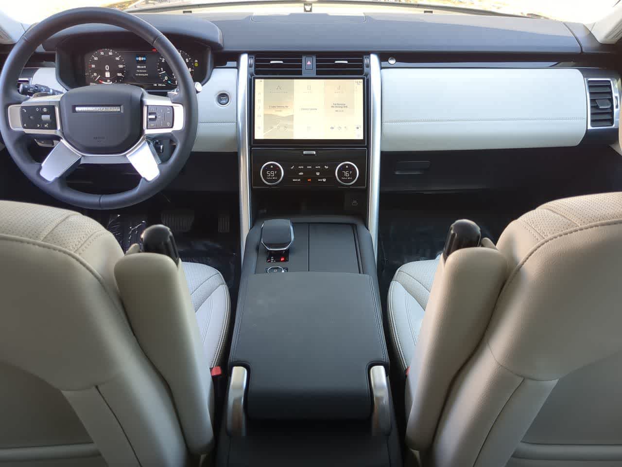 Thumbnail: 2025 Land Rover Discovery - 14