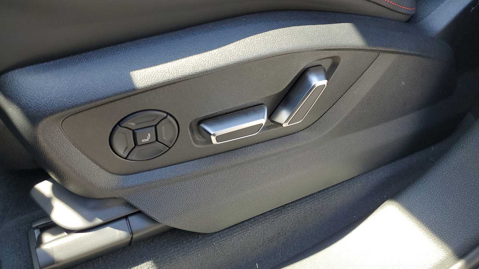 Thumbnail: 2026 Audi Q7 - 17