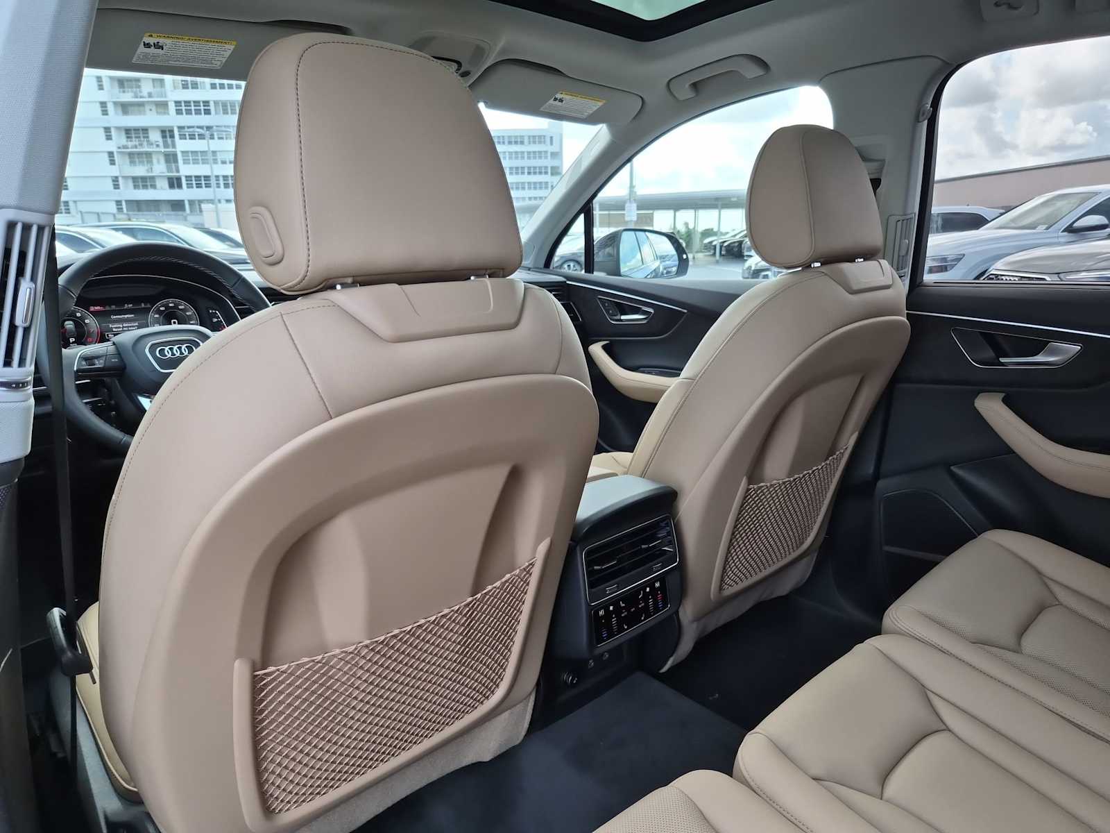 Thumbnail: 2026 Audi Q7 - 17