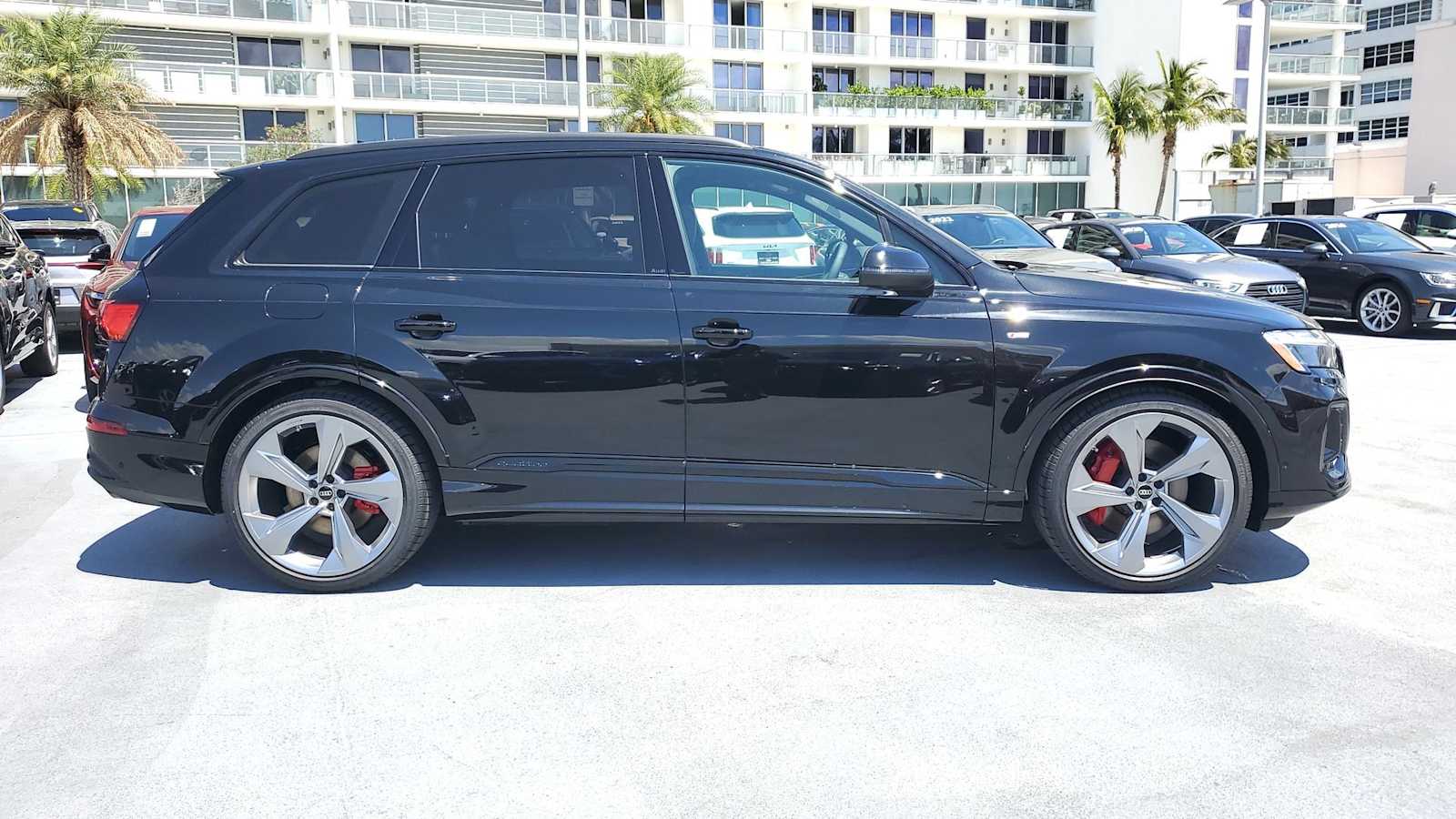 Thumbnail: 2026 Audi Q7 - 7