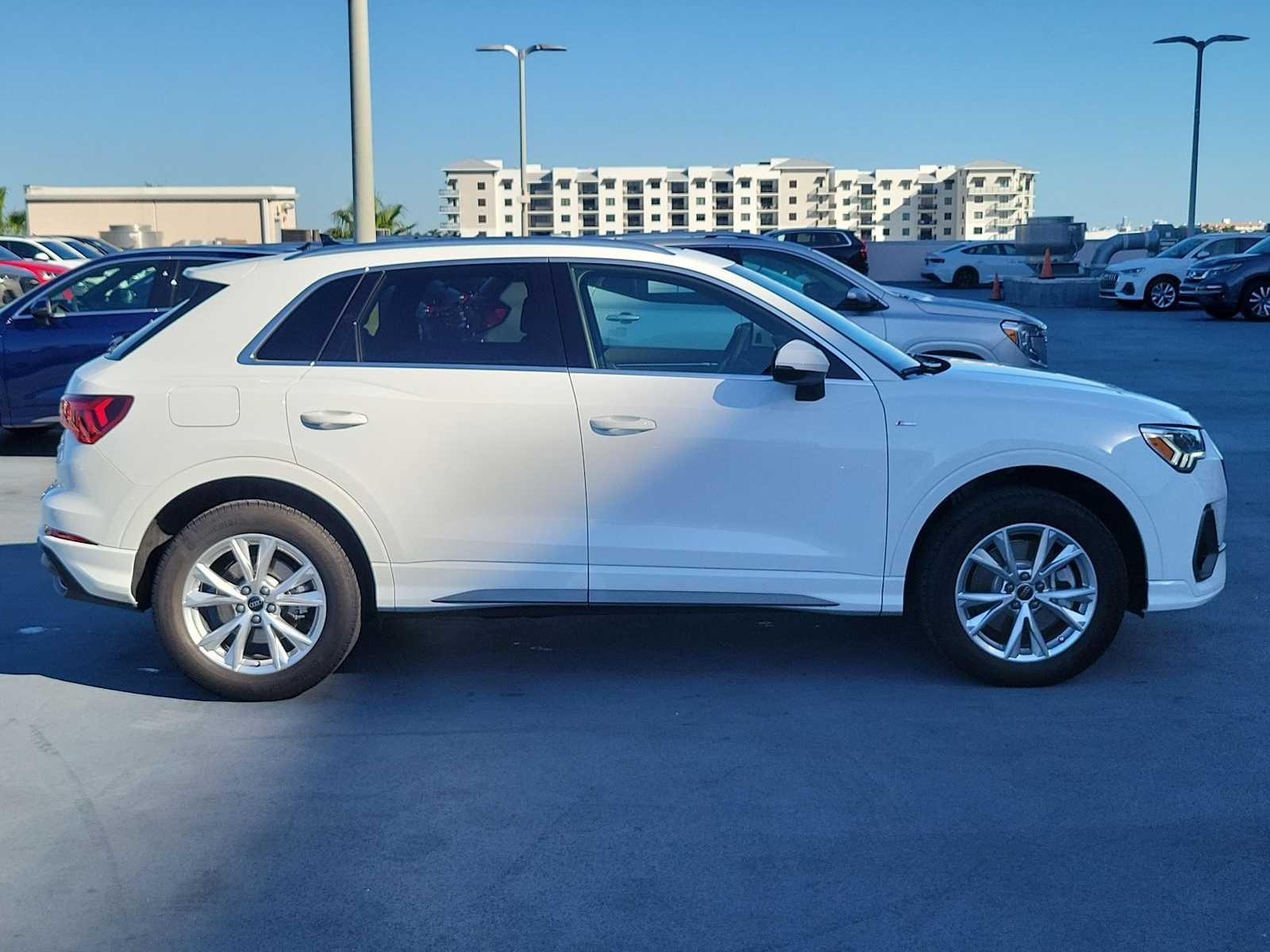 Thumbnail: 2025 Audi Q3 - 7