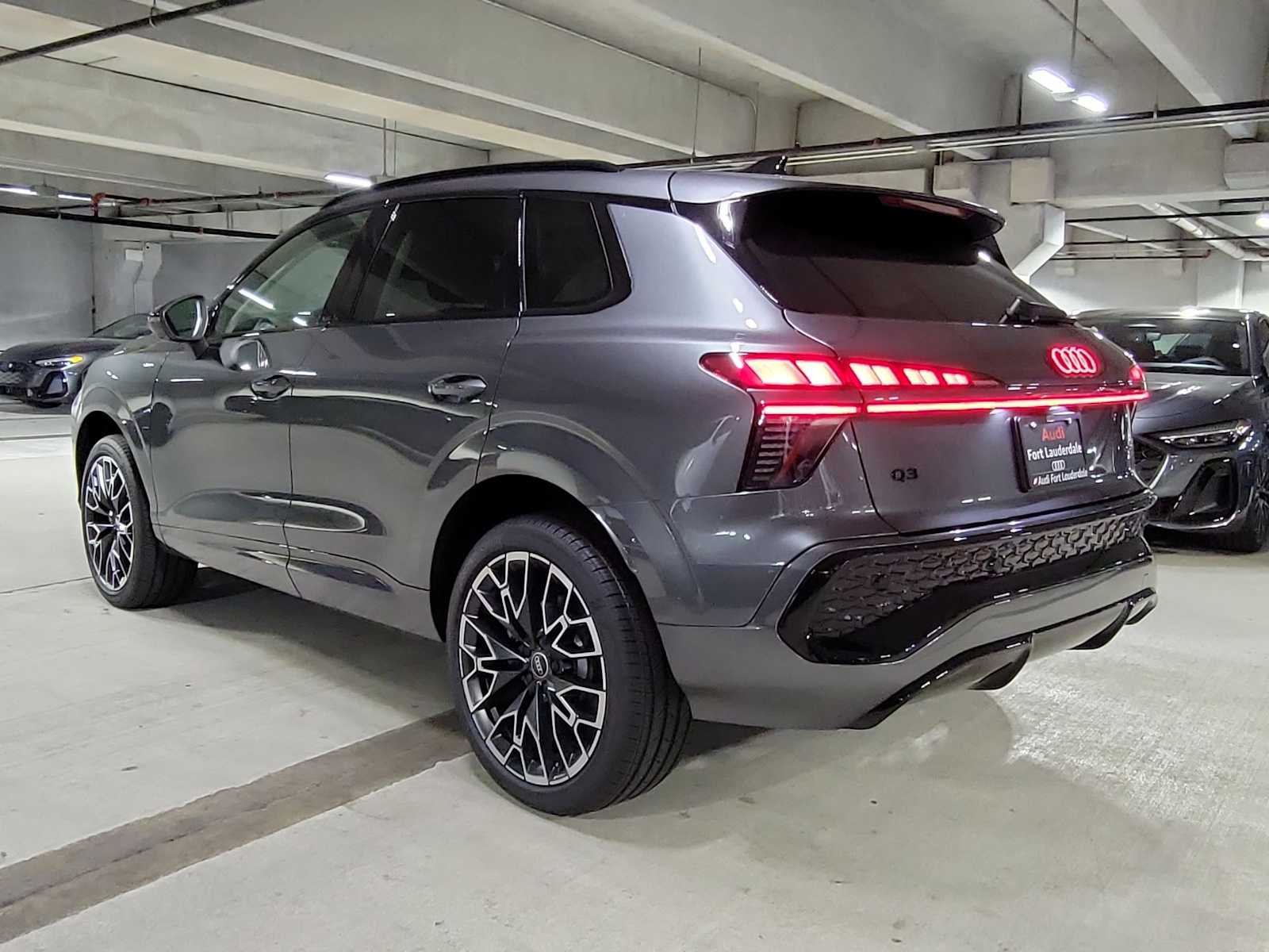 Thumbnail: 2026 Audi Q3 - 4