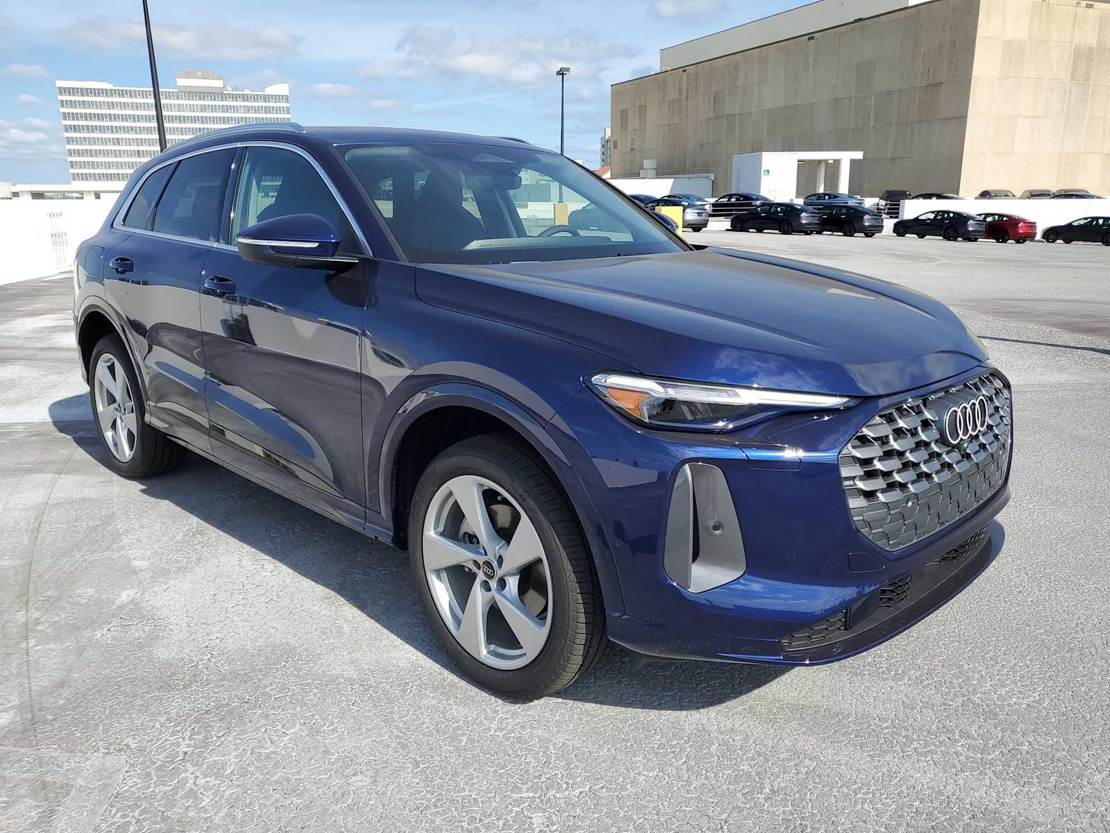 Thumbnail: 2025 Audi Q5 - 8