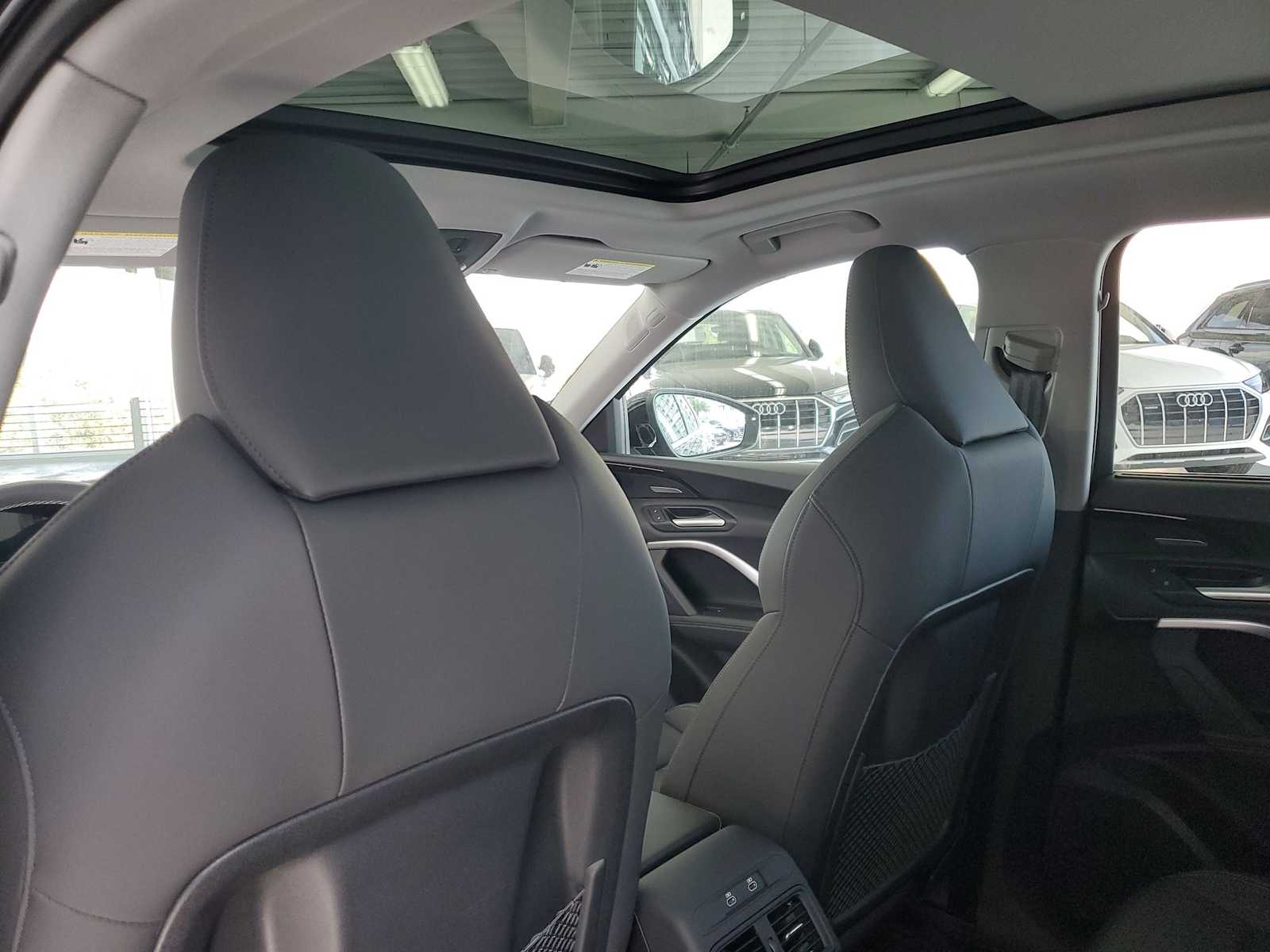 Thumbnail: 2025 Audi Q5 - 14