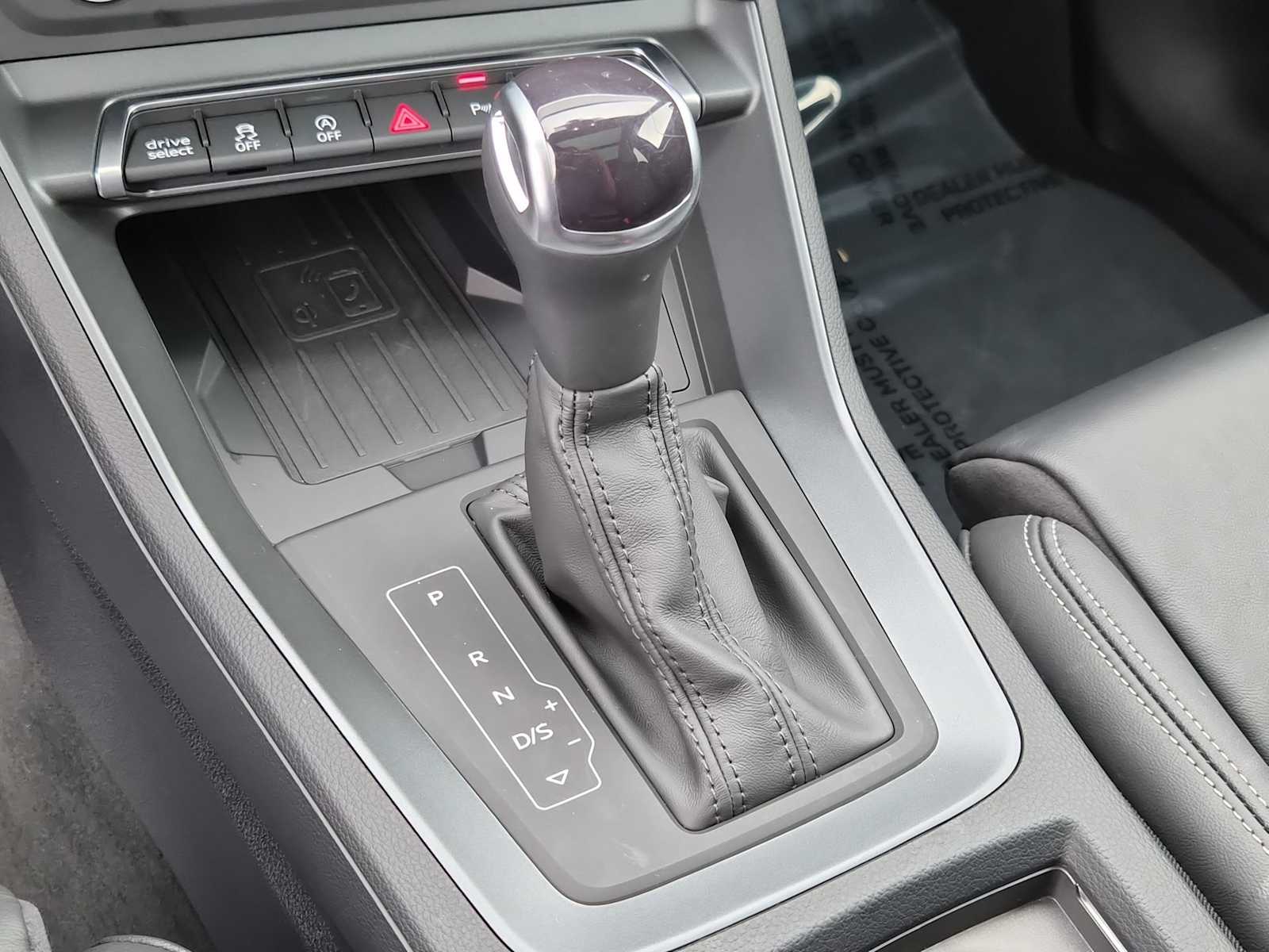 Thumbnail: 2025 Audi Q3 - 25