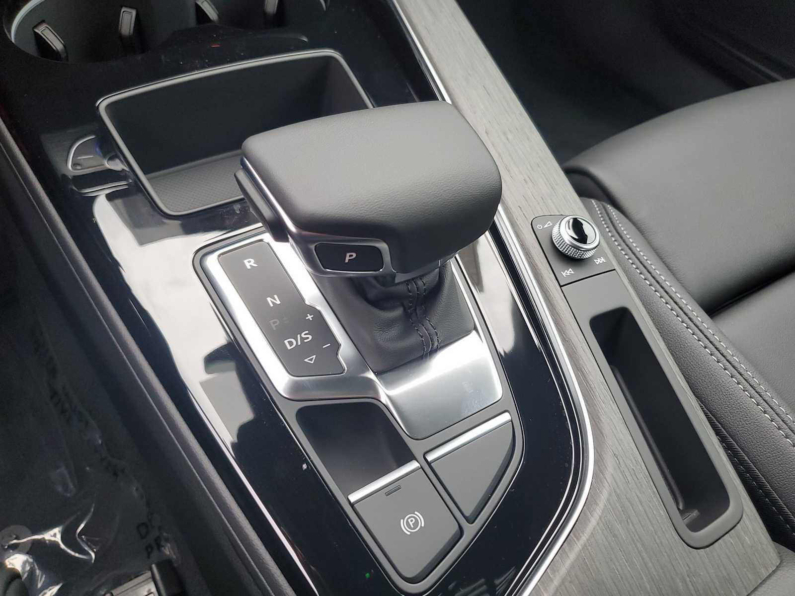 Thumbnail: 2023 Audi A4 - 25