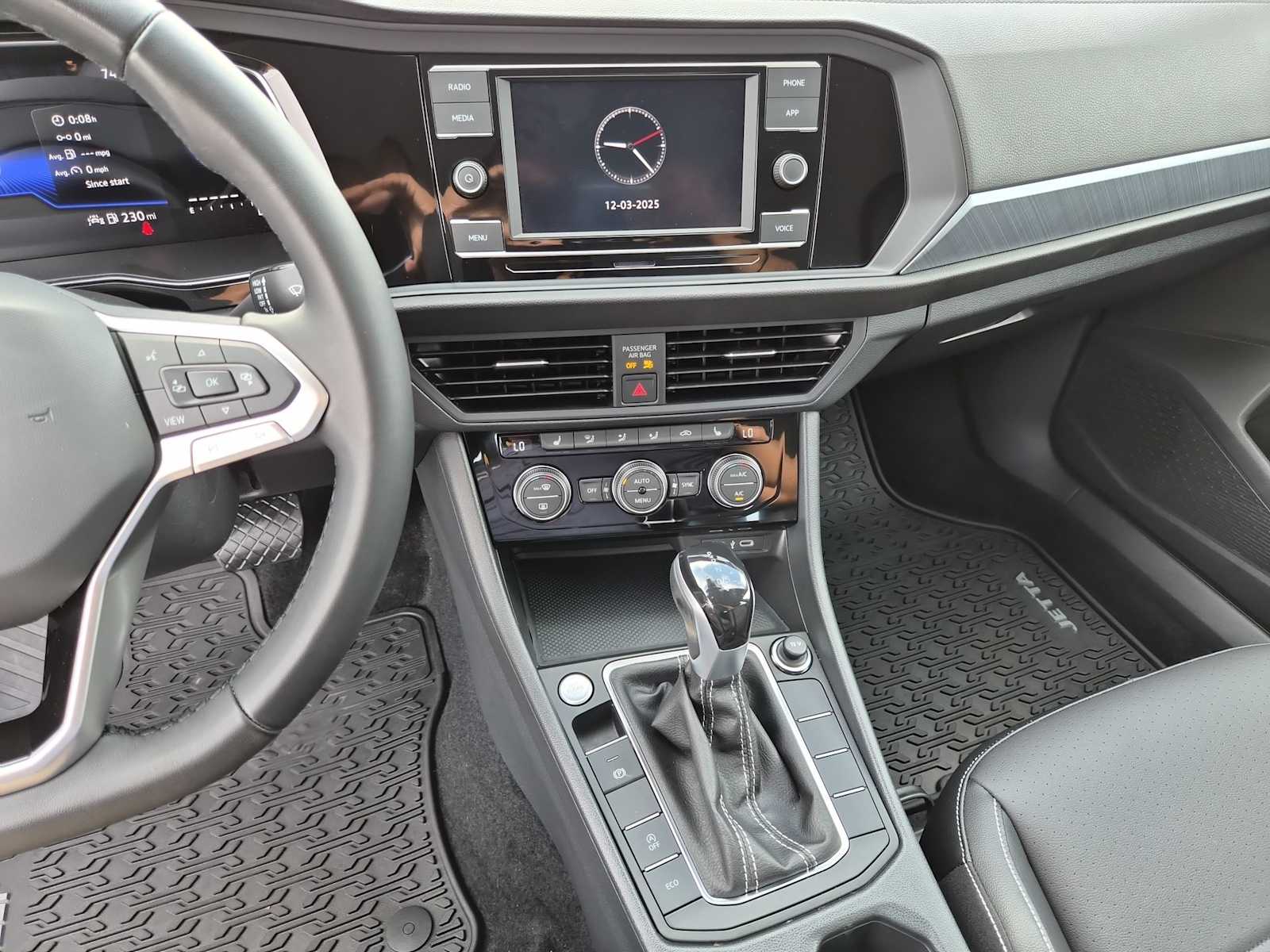 Thumbnail: 2023 Volkswagen Jetta - 22