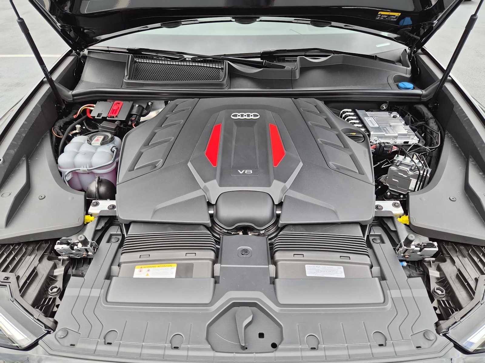 Thumbnail: 2026 Audi SQ8 - 13