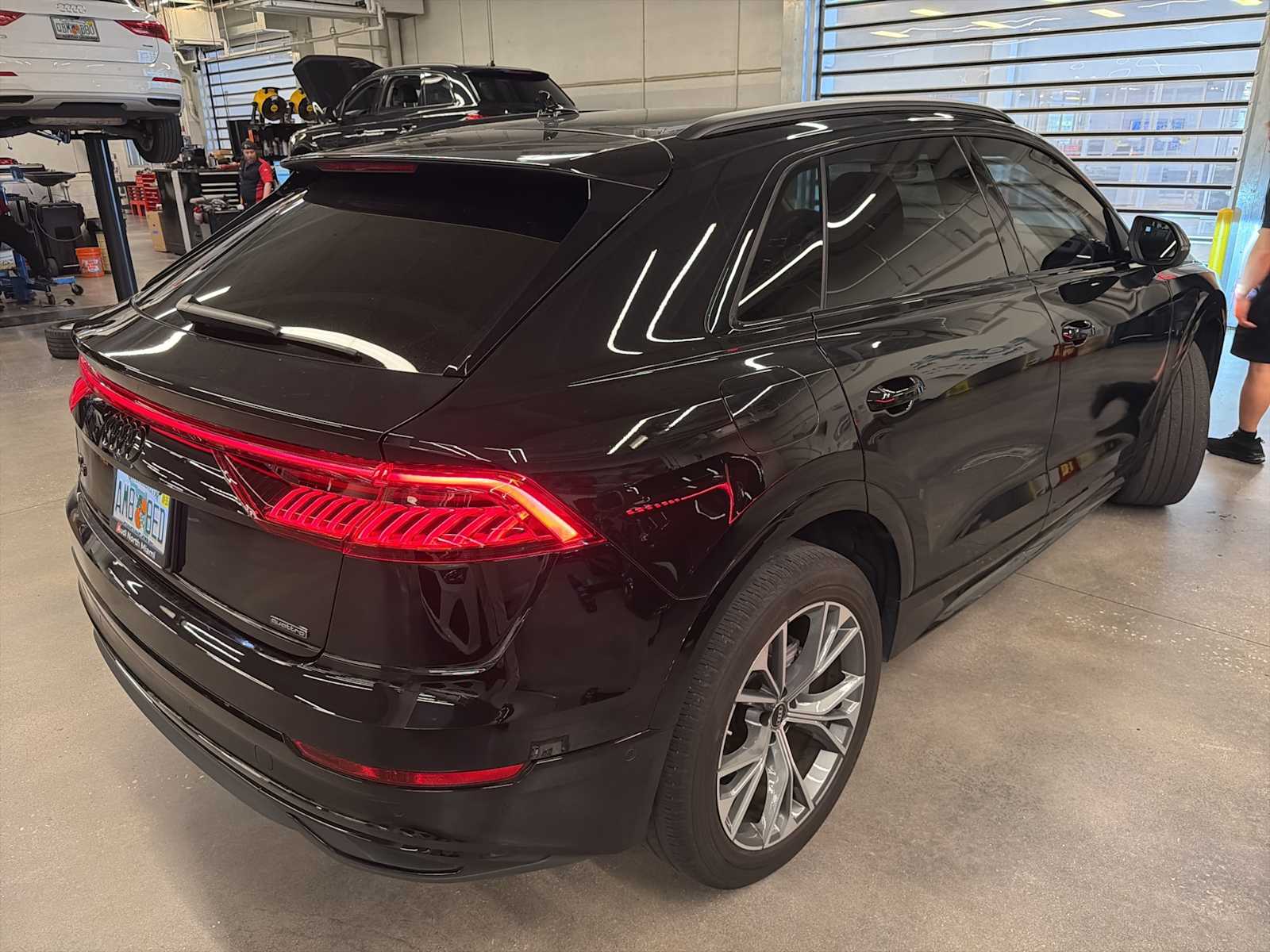 Thumbnail: 2023 Audi Q8 - 3