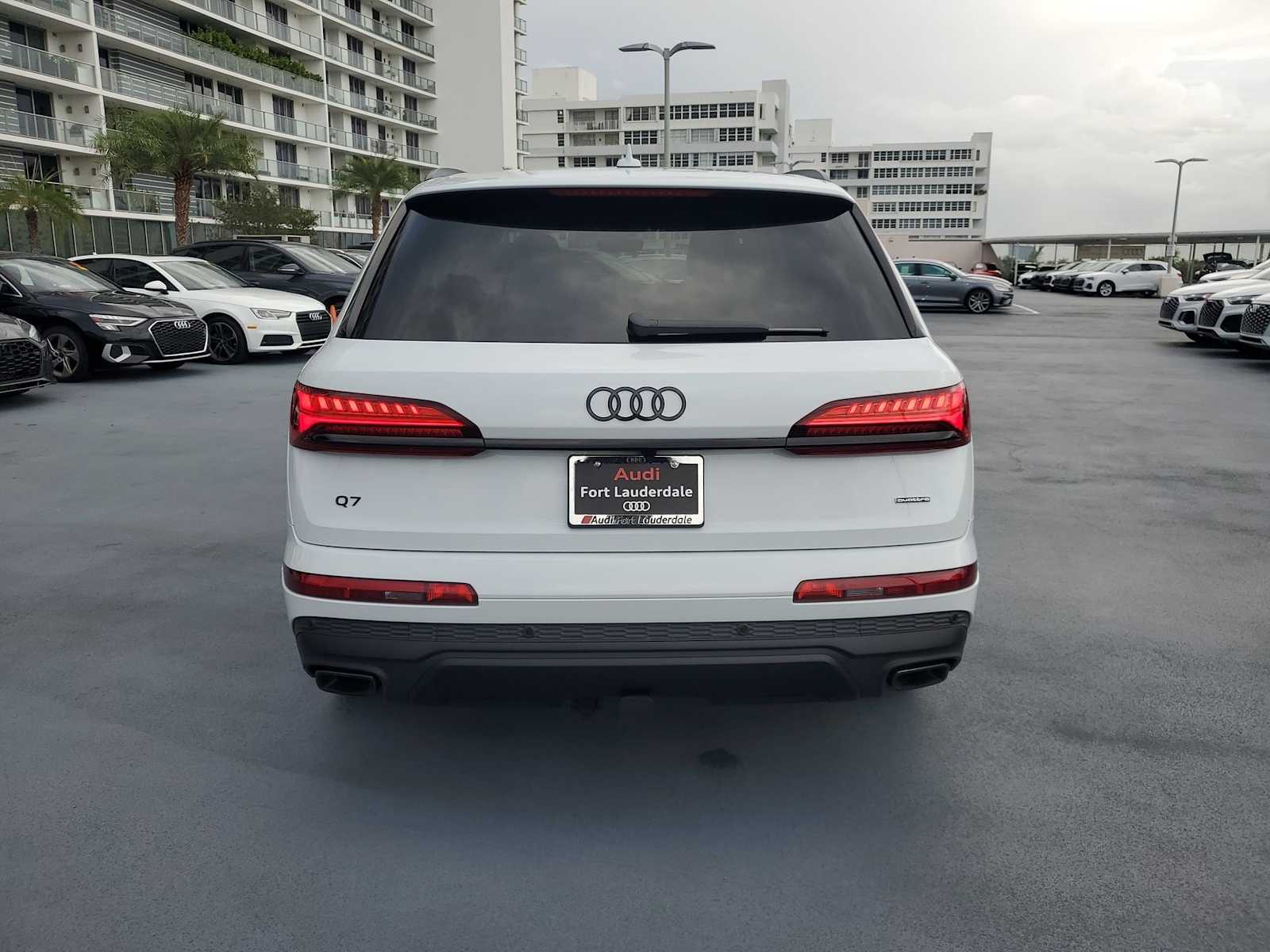 Thumbnail: 2025 Audi Q7 - 5
