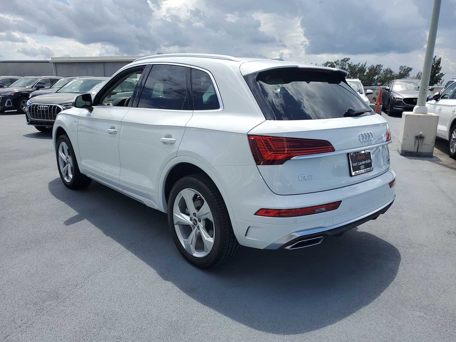 Thumbnail: 2023 Audi Q5 - 4