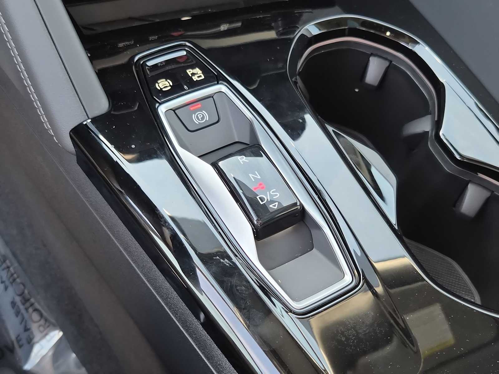 Thumbnail: 2025 Audi Q5 - 25