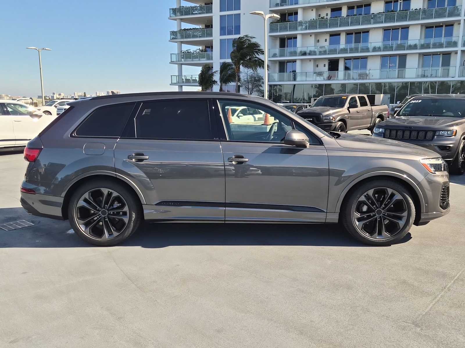 Thumbnail: 2026 Audi Q7 - 7