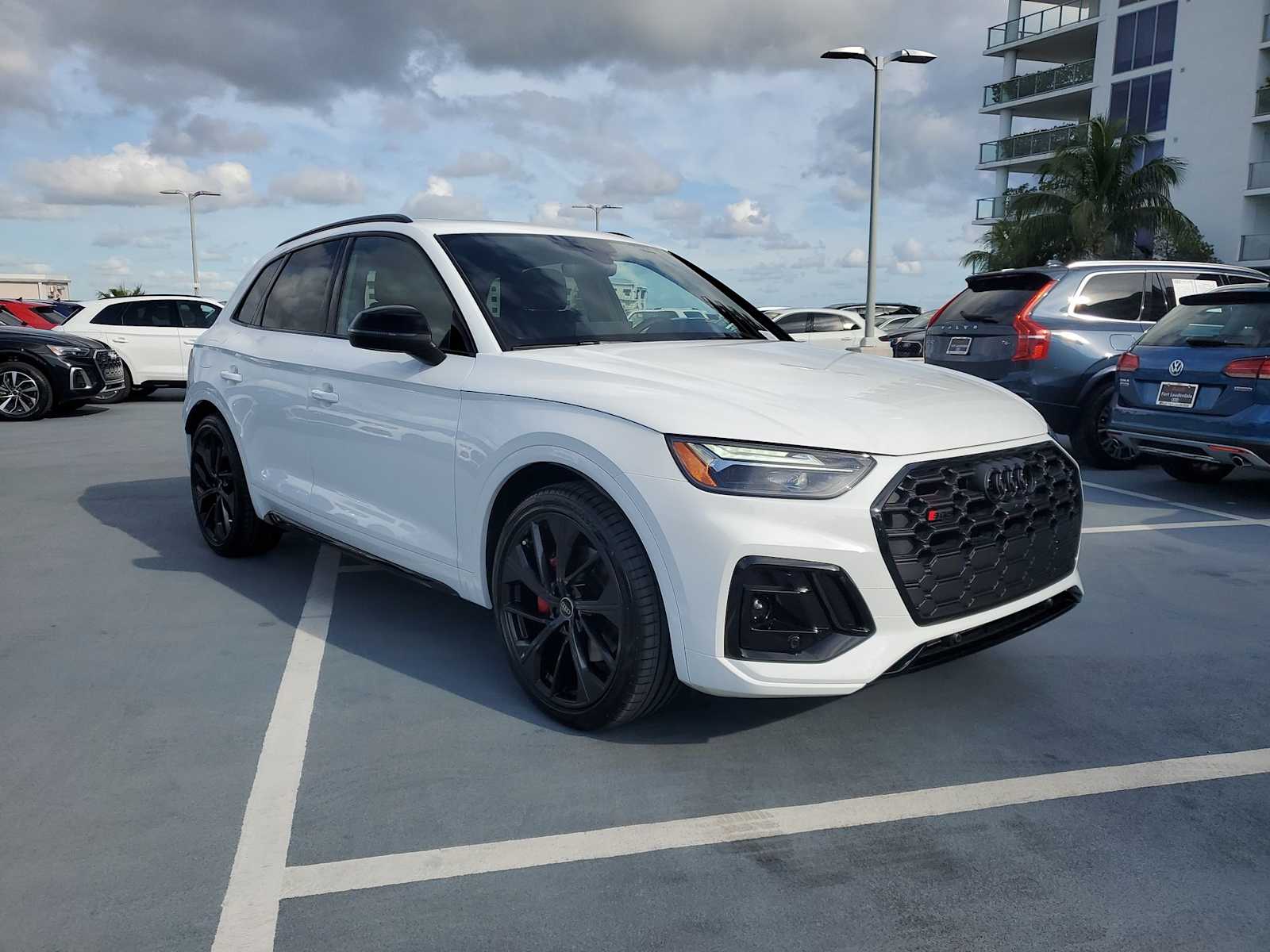 2025 Audi SQ5 Premium Plus 8