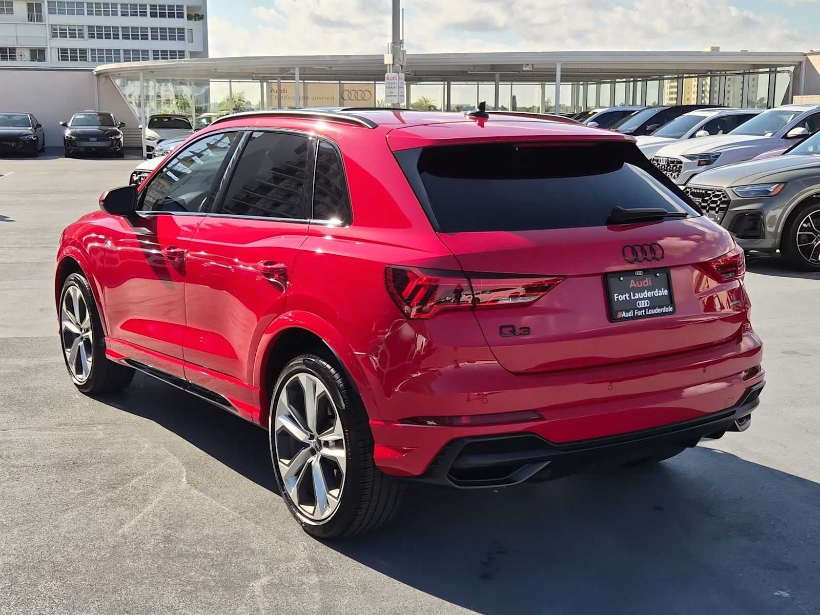 Thumbnail: 2022 Audi Q3 - 4