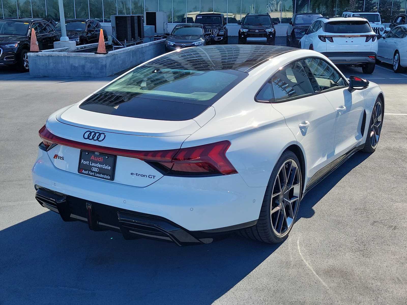 Thumbnail: 2026 Audi RS e-tron GT - 6