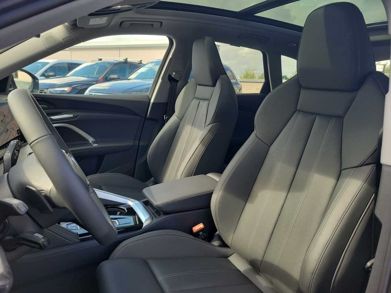 Thumbnail: 2025 Audi Q5 - 15