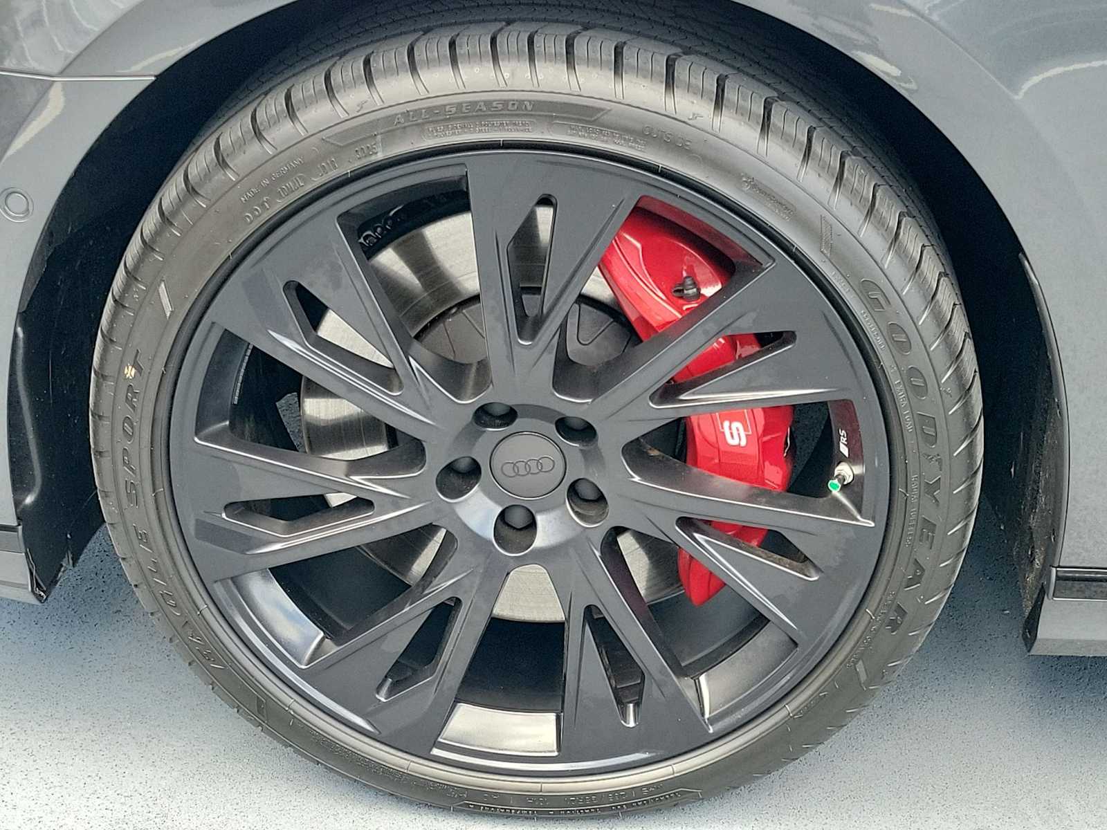 Thumbnail: 2026 Audi S8 - 13