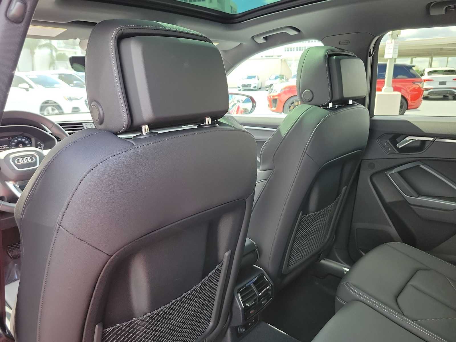 Thumbnail: 2025 Audi Q3 - 17