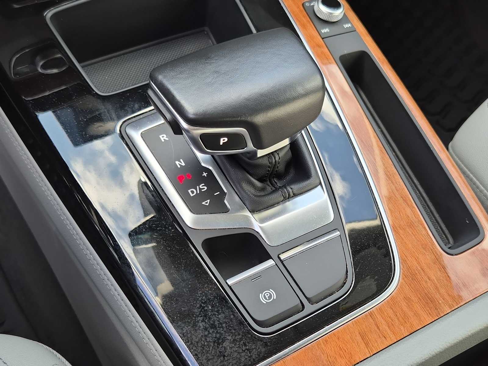 Thumbnail: 2022 Audi Q5 - 25