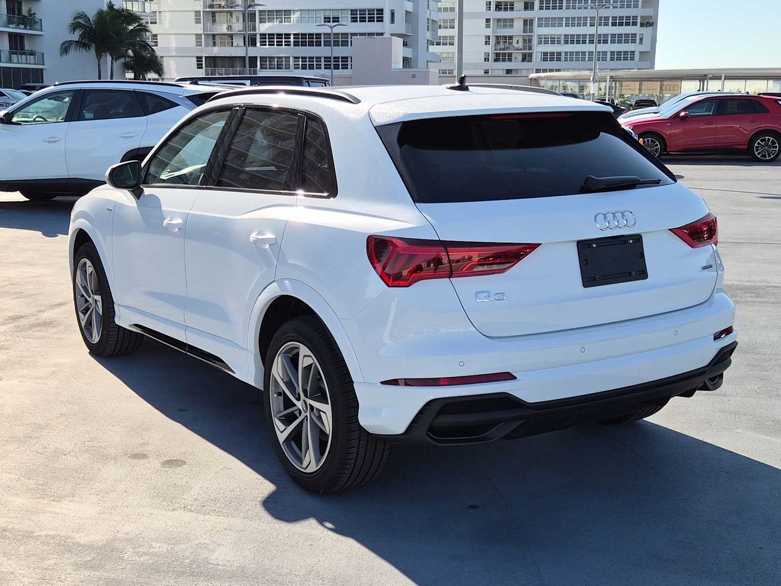 Thumbnail: 2025 Audi Q3 - 4