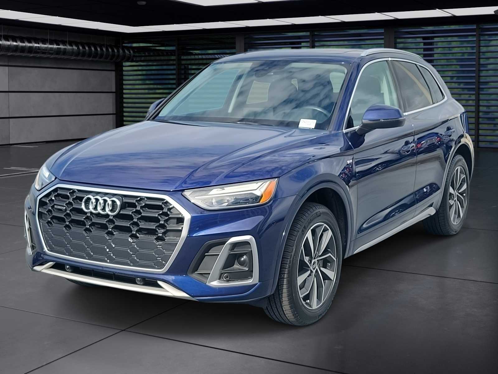 Thumbnail: 2022 Audi Q5 - 1