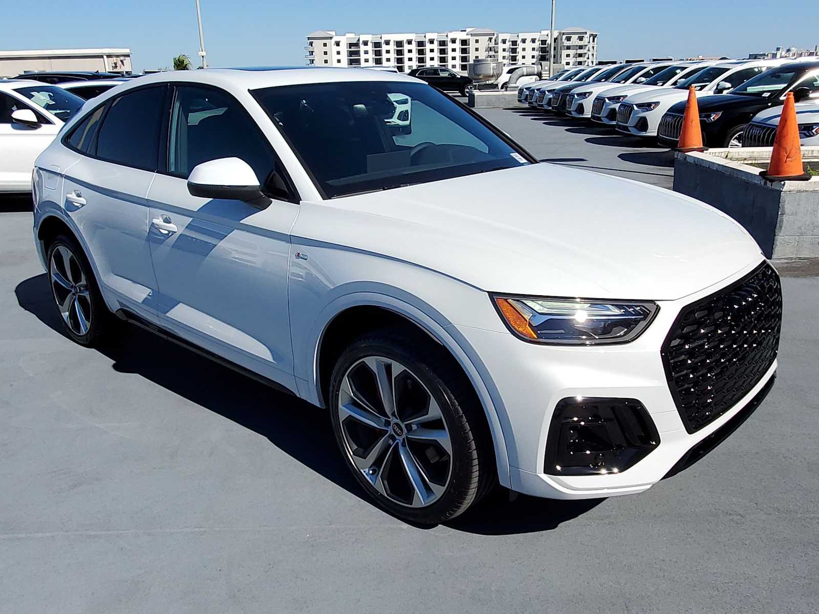 Thumbnail: 2024 Audi Q5 - 8
