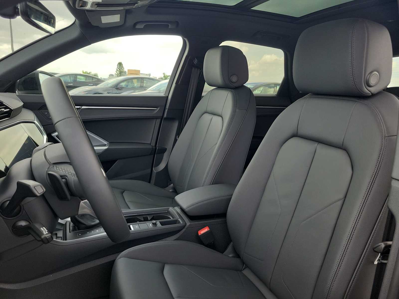 Thumbnail: 2025 Audi Q3 - 15