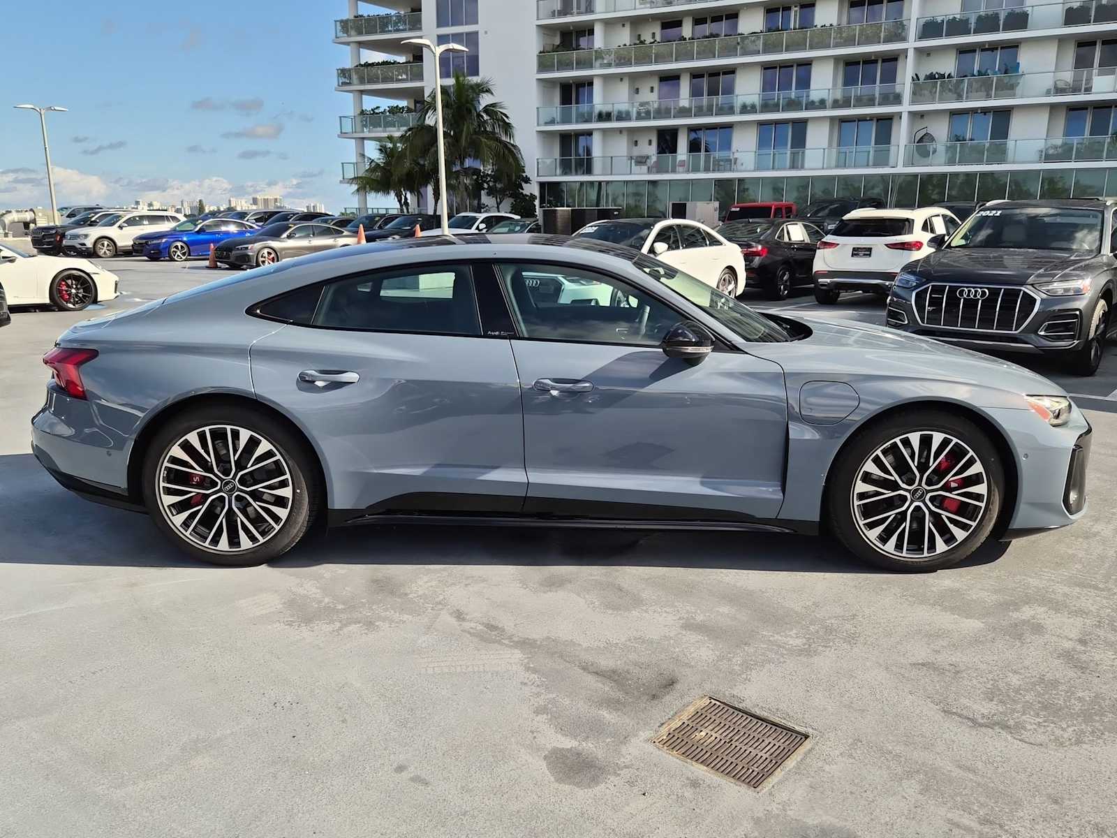 Thumbnail: 2026 Audi e-tron GT - 7